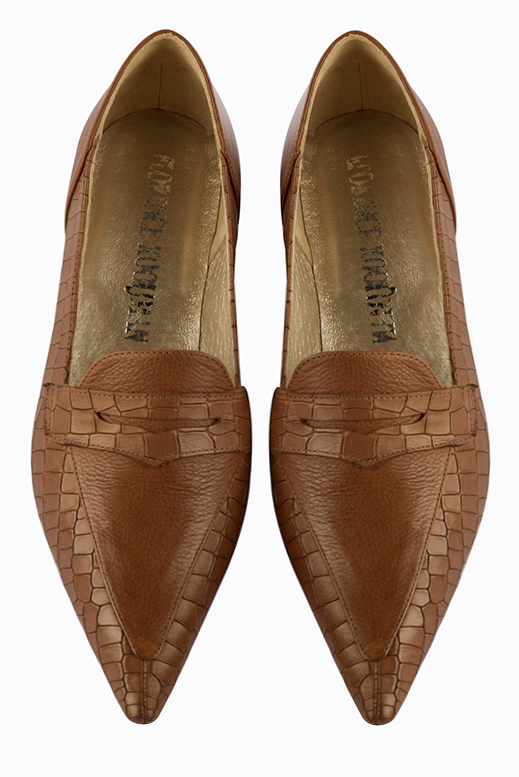 Caramel brown women's essential loafers. Pointed toe. Flat flare heels. Top view - Florence KOOIJMAN